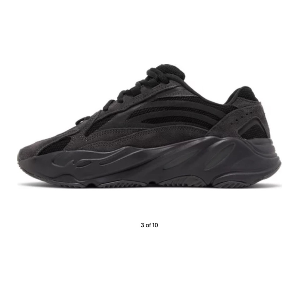 Yeezy 700 v2 black size 5.5